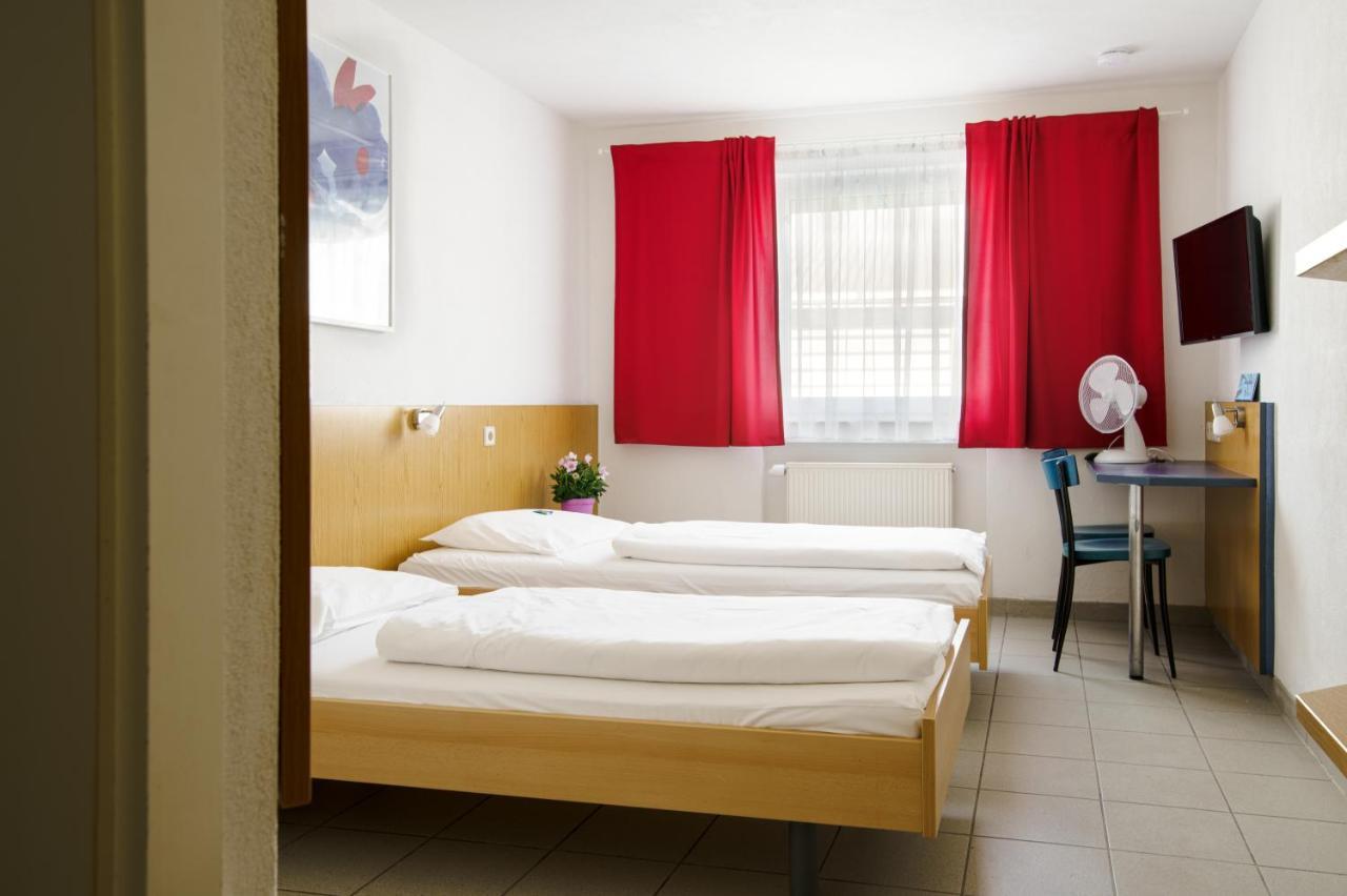 Motel Drei Koenig- Ihr Transithotel Heimsheim Exterior photo